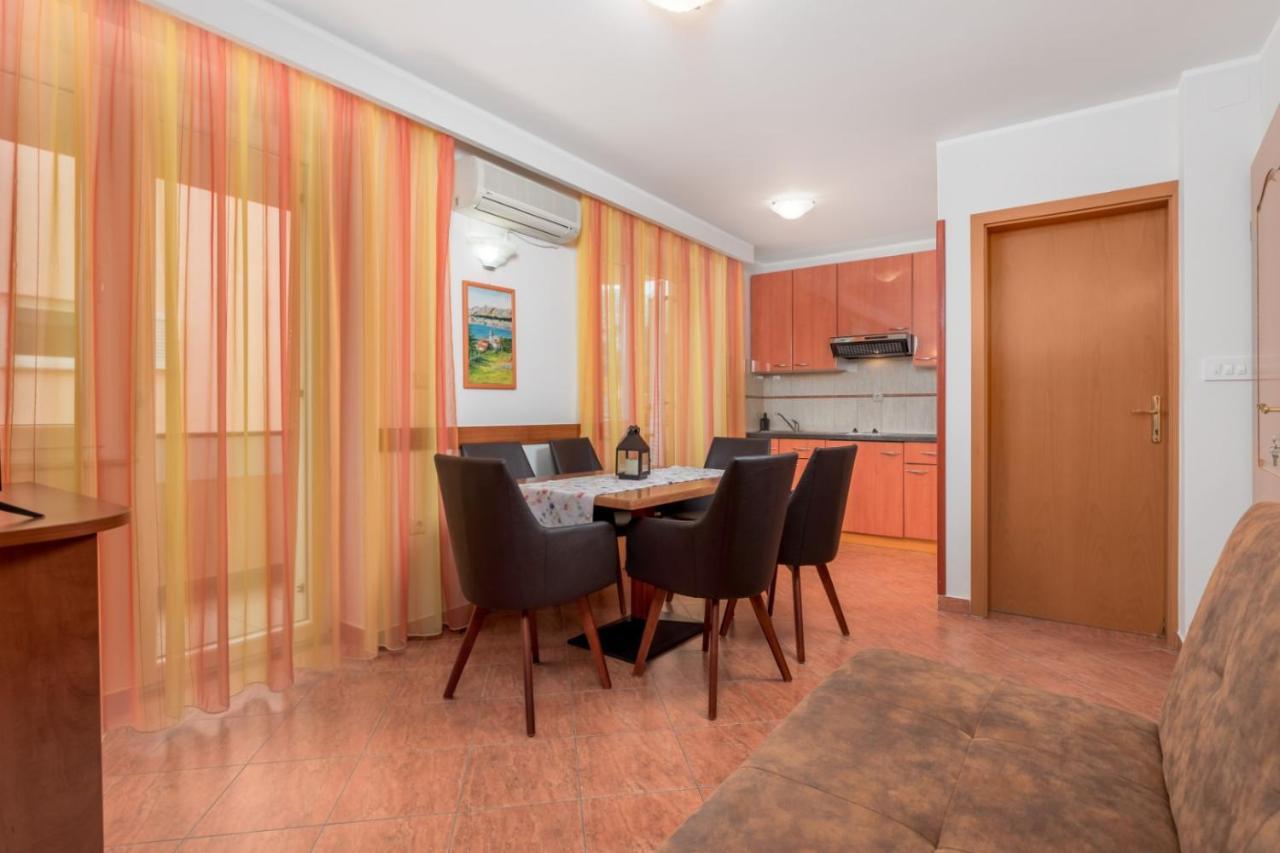 Apartment Drazenka Turato Башка Екстер'єр фото